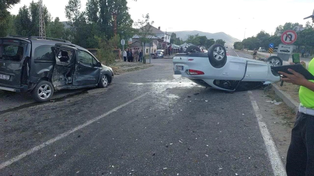 Van'da trafik kazası: 7 kişi yaralandı