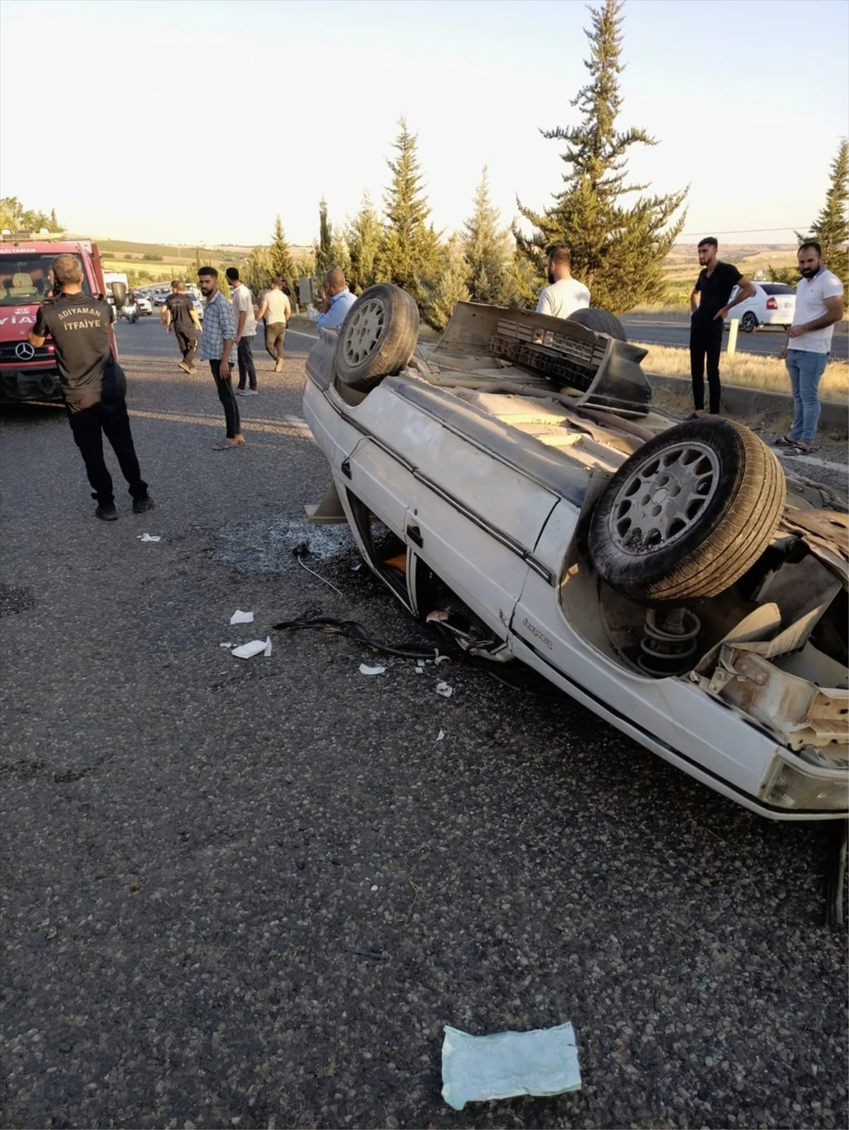 Adıyaman'da Otomobil Devrildi: 2 Kişi Yaralandı