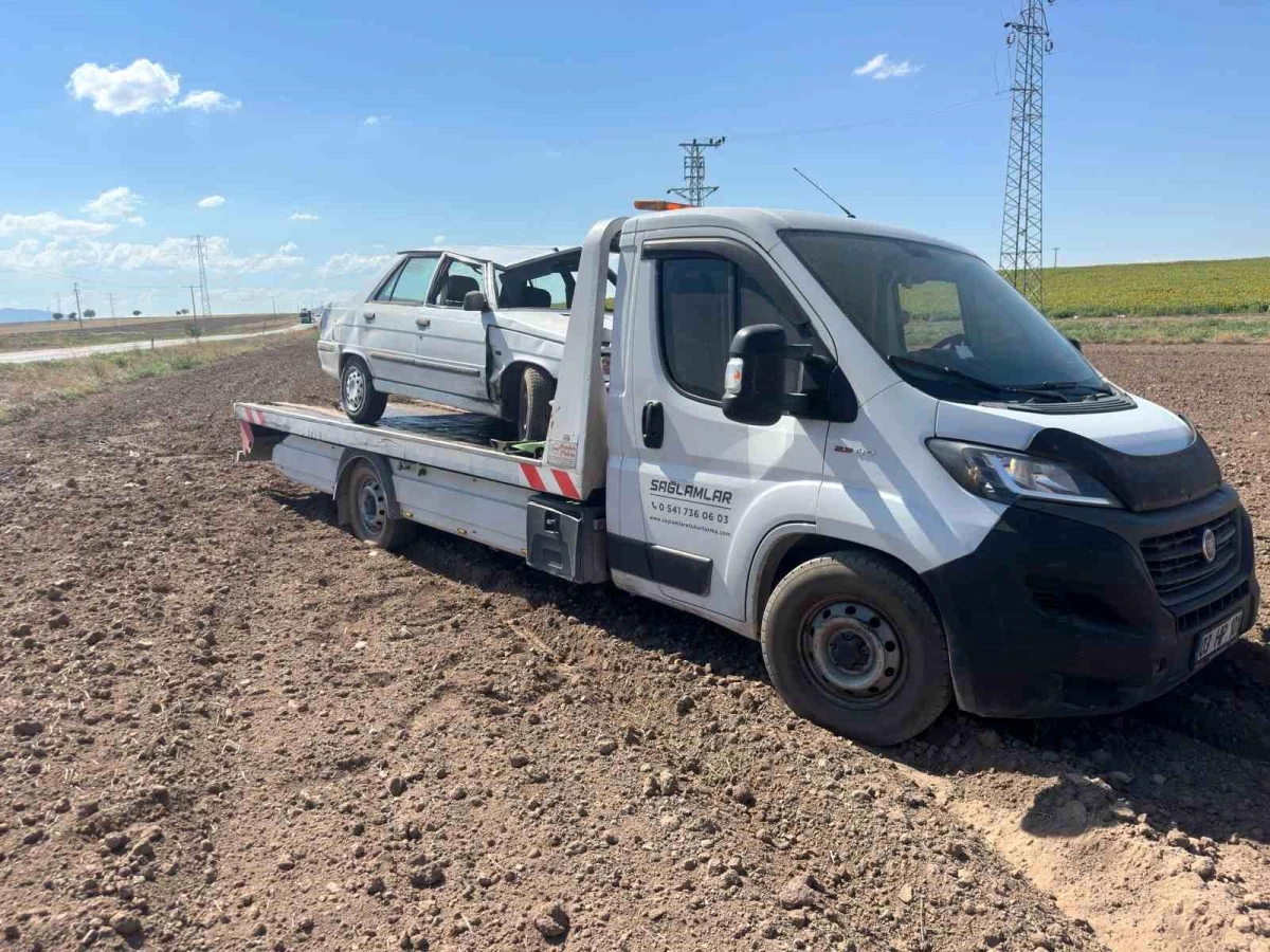 Afyonkarahisar'da otomobil ile motosikletin çarpıştığı kazada sürücüler yaralandı