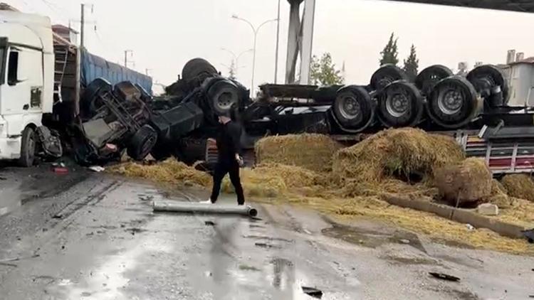 Afyonkarahisar'da zincirleme kaza: 2 can kaybı, 12 yaralı