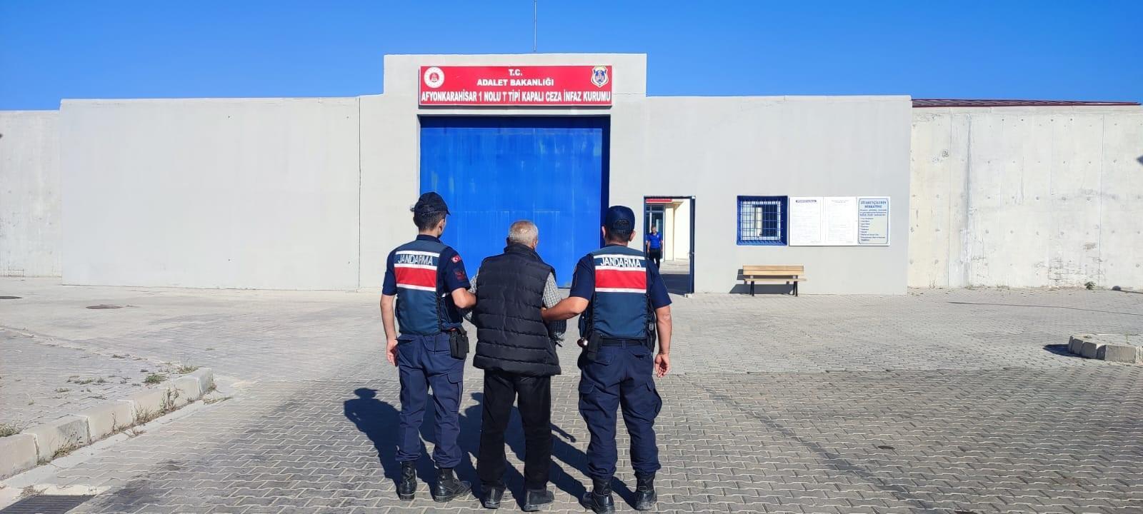 Afyonkarahisar’da iğrenç olay! Karı-koca çocuğa cinsel istismar suçundan tutuklandı