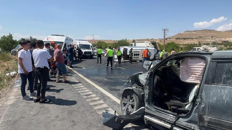 Baba ile oğlu feci kazada yaşamını yitirdi