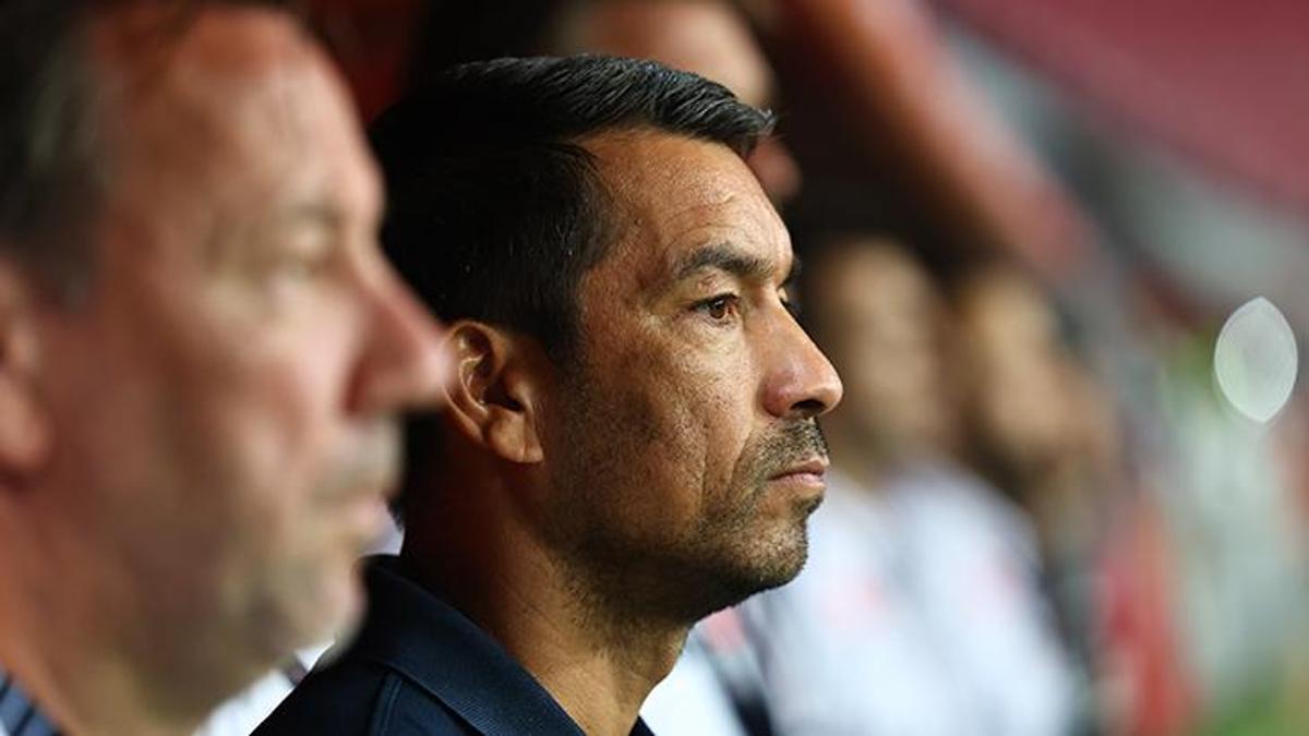 Beşiktaş'ta Giovanni van Bronckhorst'tan galibiyet sözleri: Sistemde her zaman esneklik göstereceğiz