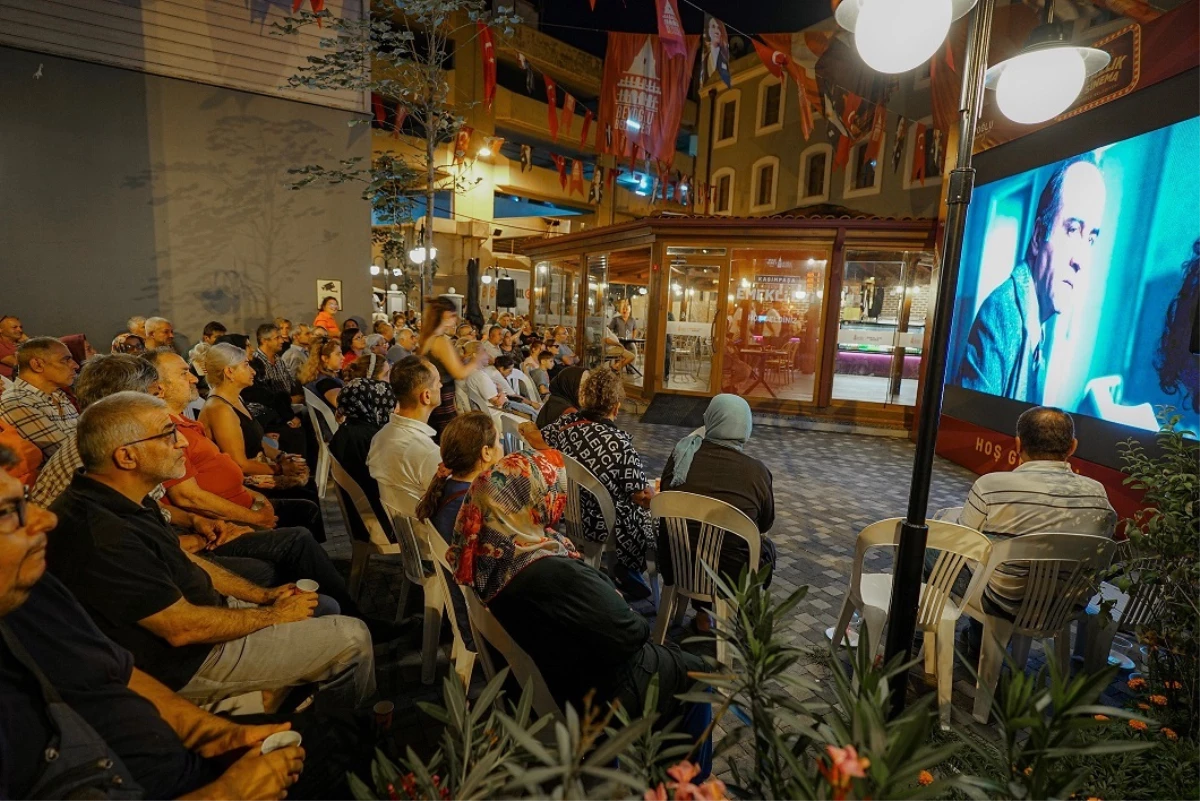 Beyoğlu Emekli Evi'nde Açık Hava Film Gösterimi