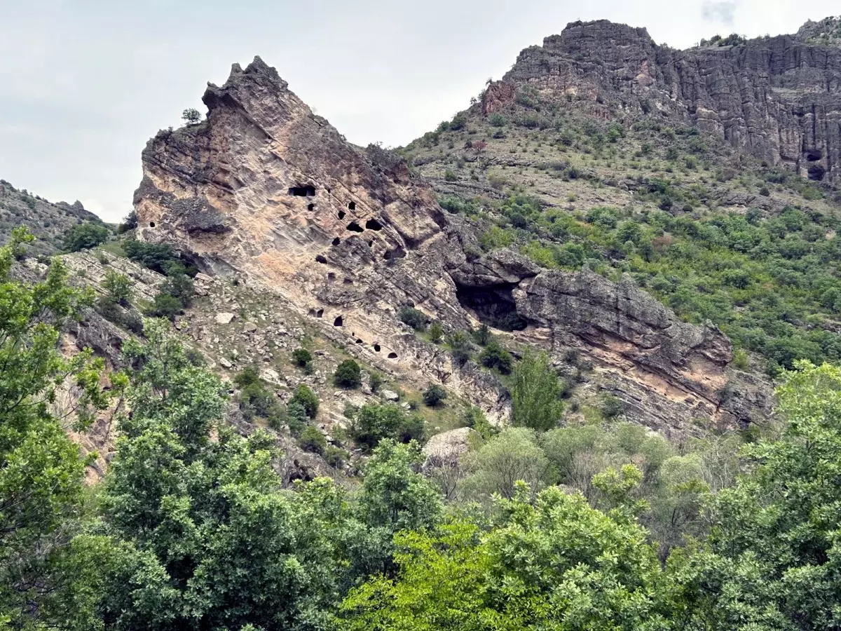 Bolu'daki tarihi kaya oymaları '1. Derece Arkeolojik Sit Alanı' olarak belirlendi