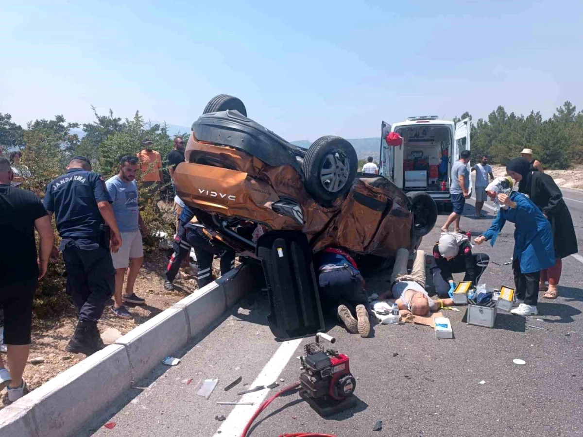 Burdur'da trafik kazası: 2 kişi yaralandı