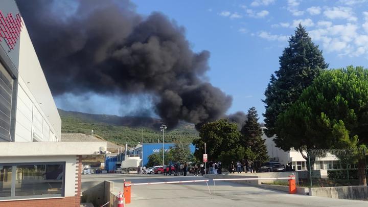 Bursa'da yat fabrikasında yangın: Ekipler müdahale ediyor