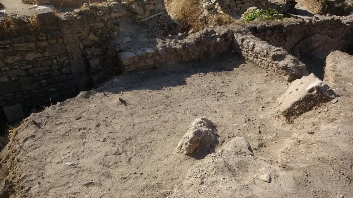 Çanakkale'de 1800 Yıllık Mimariler Gün Yüzüne Çıkarılıyor