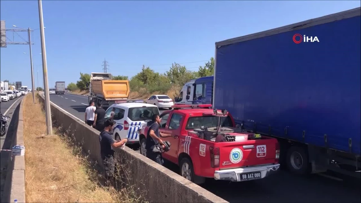 Cenaze dönüşü lastiği patlayan otomobil takla attı