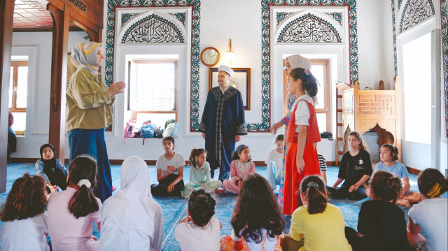 Dini güzellikler bilim ve sanatla bağdaştırılarak öğretiliyor | Yeni Şafak Pazar Eki Haberleri