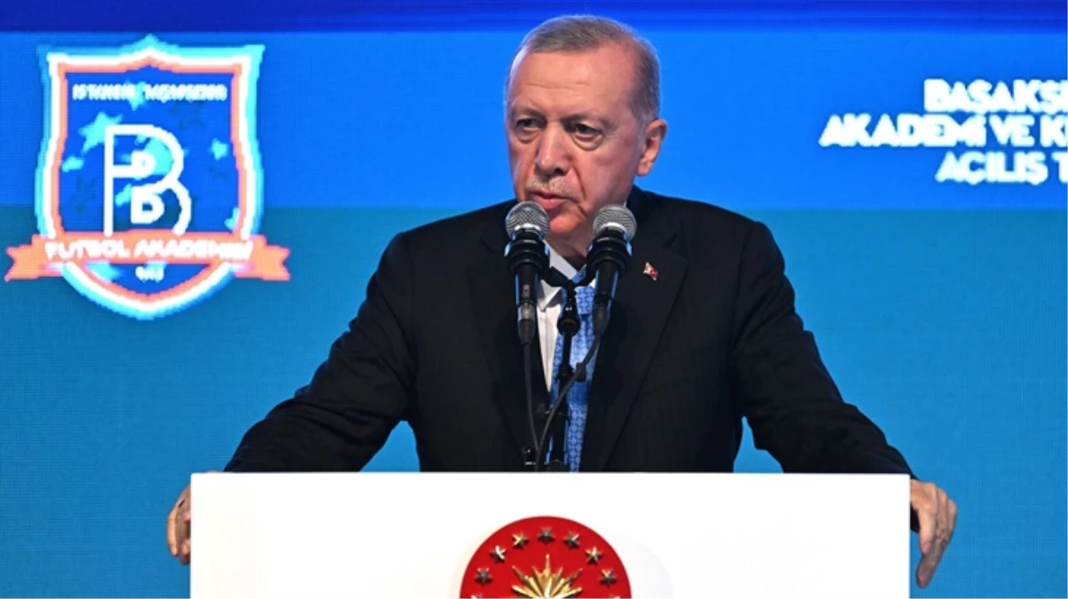 Erdoğan'dan futbol camiasına çağrı: Araya husumetin, ideolojinin girmesi sporun ruhuna zarar verir