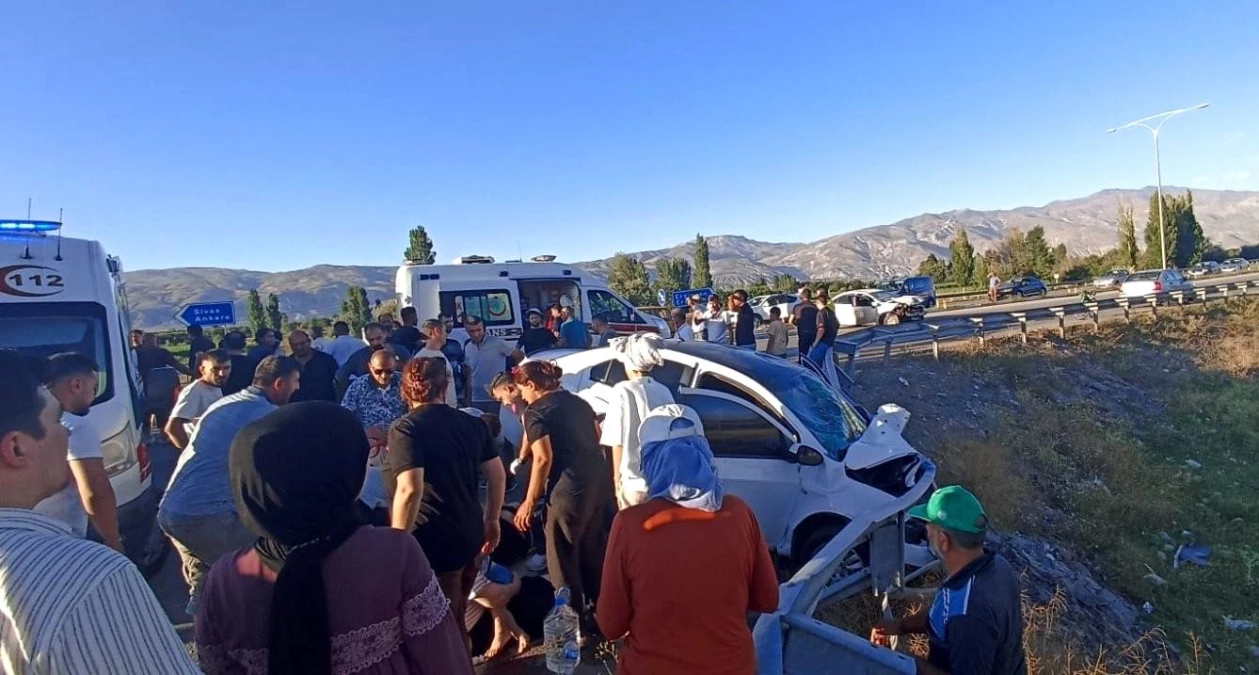 Erzincan'da trafik kazası: 8 kişi yaralandı