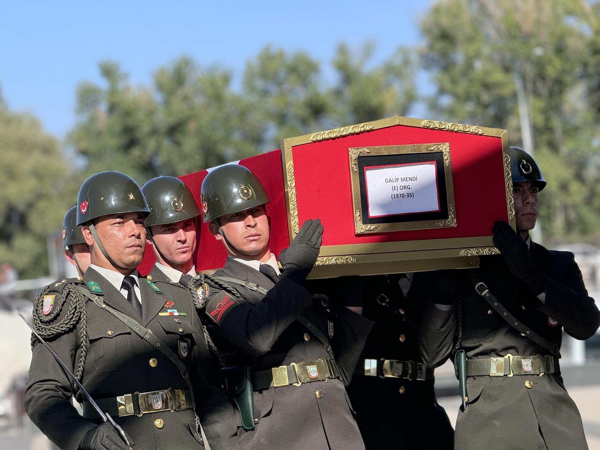 Eski Jandarma Genel Komutanı Mendi, son yolculuğuna uğurlandı