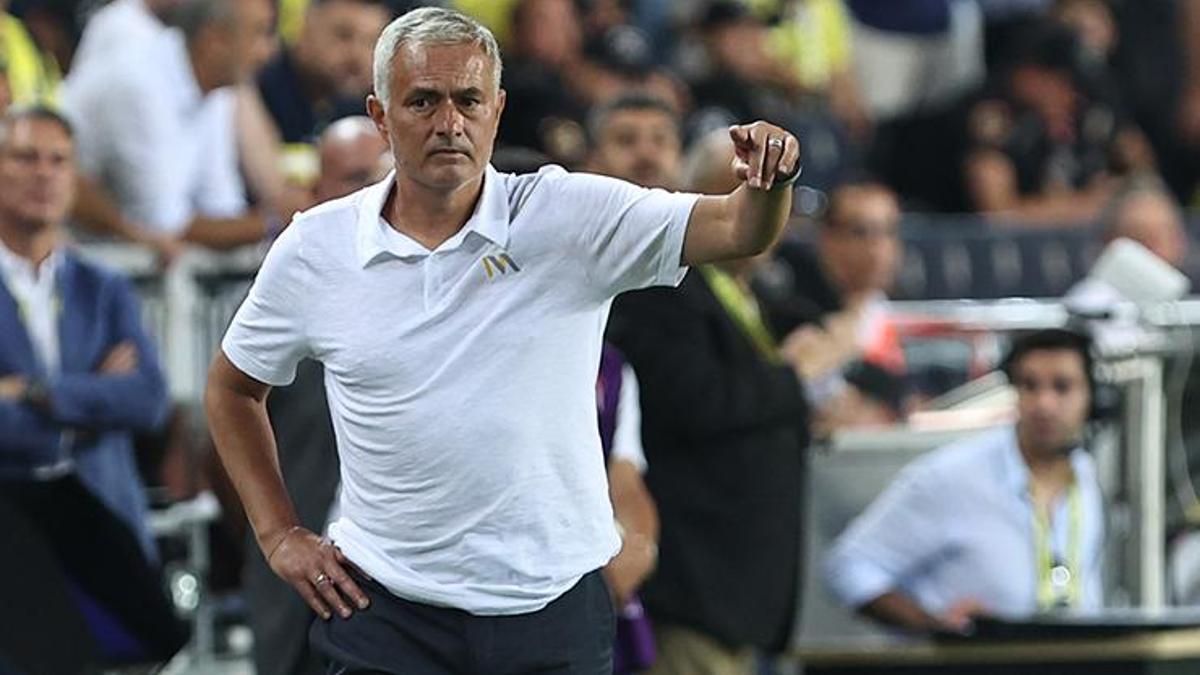 Fenerbahçe'de Jose Mourinho'dan penaltı isyanı! 'Başım belaya girecek'