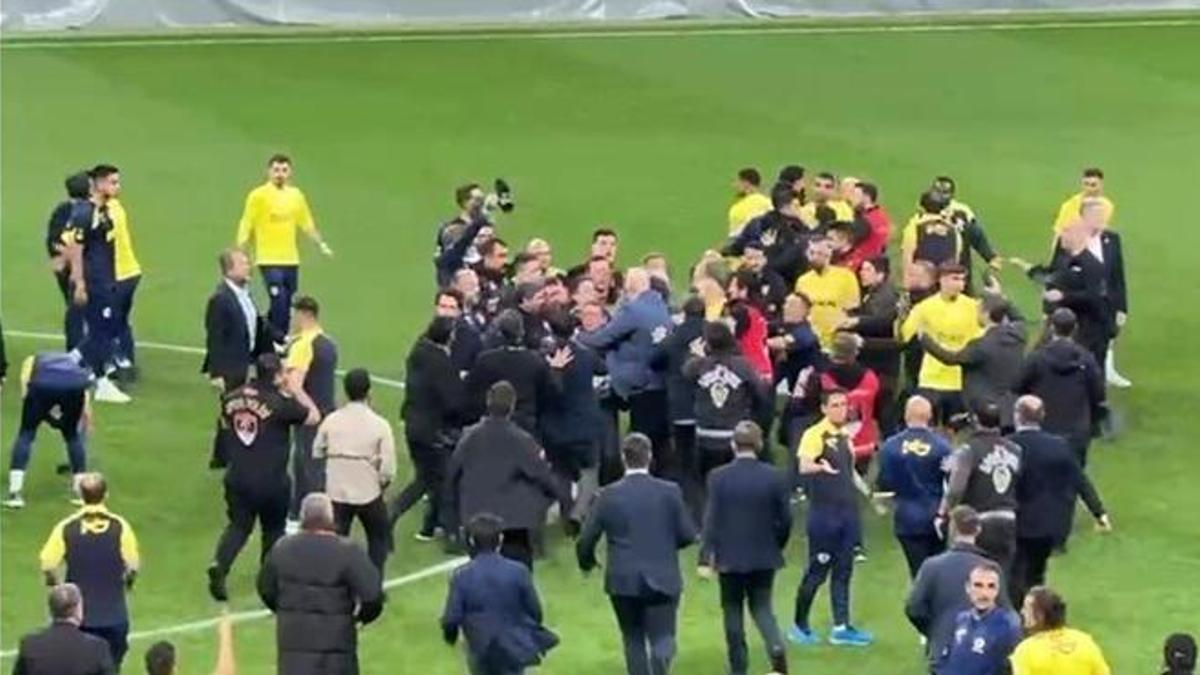 Fenerbahçe'nin Galatasaray derbisi sonrasındaki olaylara ilişkin şikayetine yönelik karar açıklandı