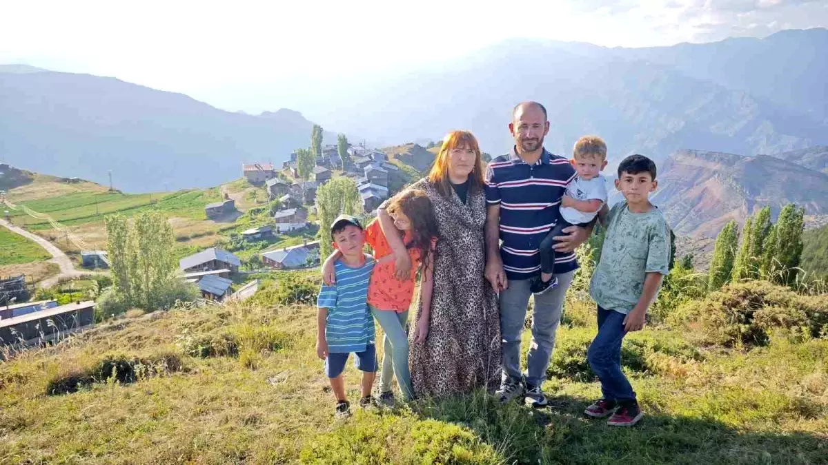 Fransız gelin, Artvin'deki köyde tatil yapıyor