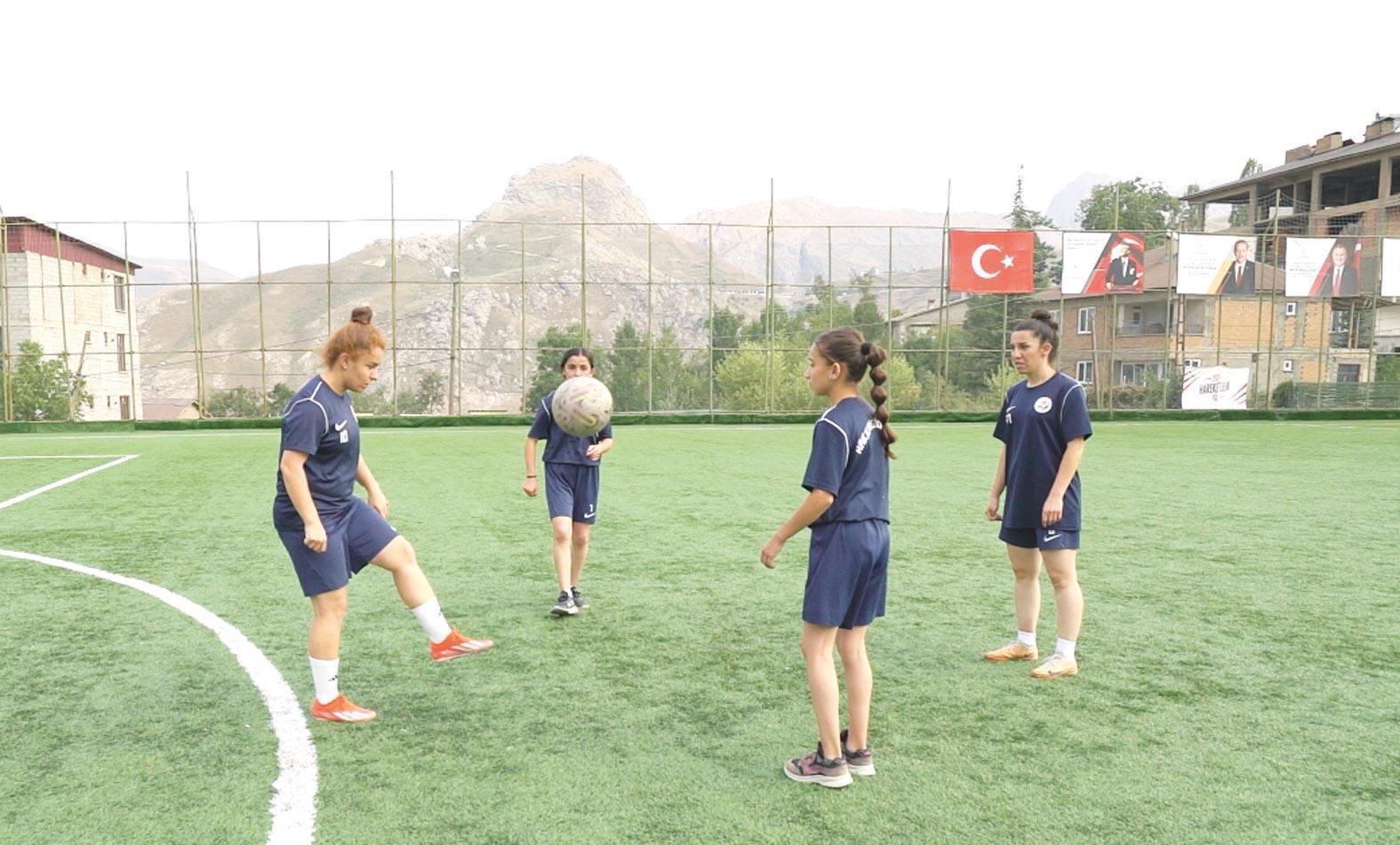 Futbolla hayatları değişen kız çocukları