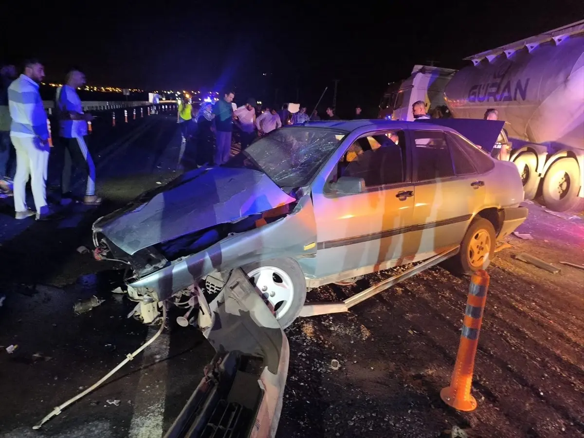 Gaziantep'te Otomobil ile Tır Çarpıştı: 1 Ölü, 1 Yaralı