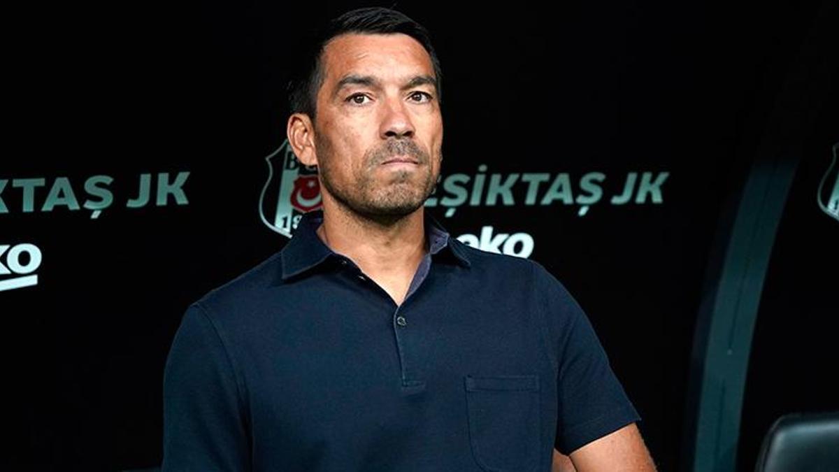 Giovanni van Bronckhorst’tan tek değişiklik