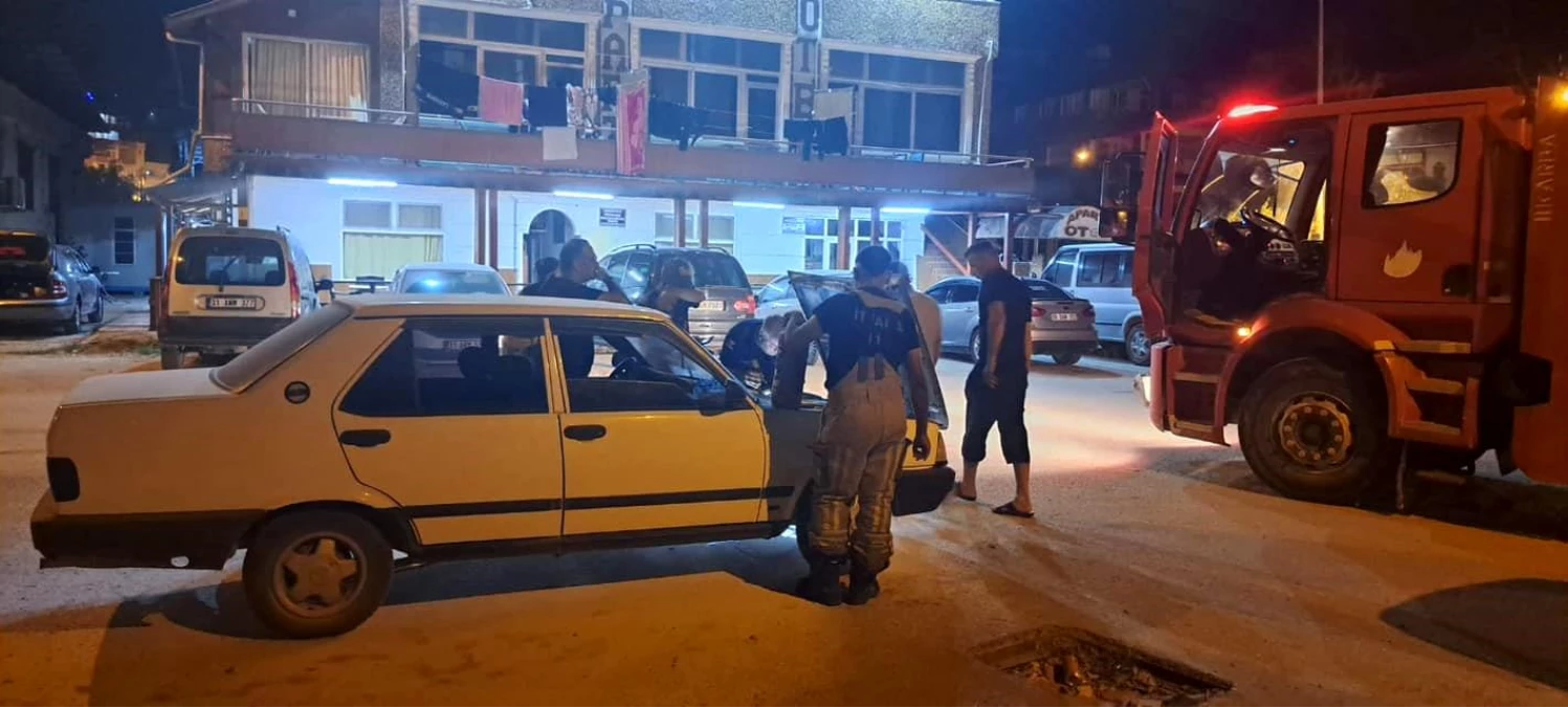 Hatay'da seyir halindeyken motor kısmı yanan TOFAŞ'ta hasar oluştu