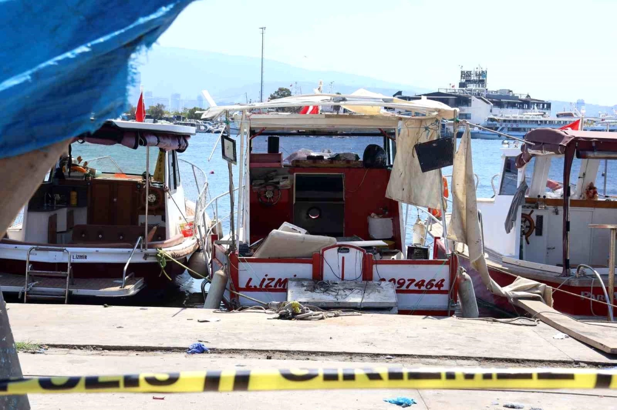 İzmir Karşıyaka'da Teknede Ceset Bulundu