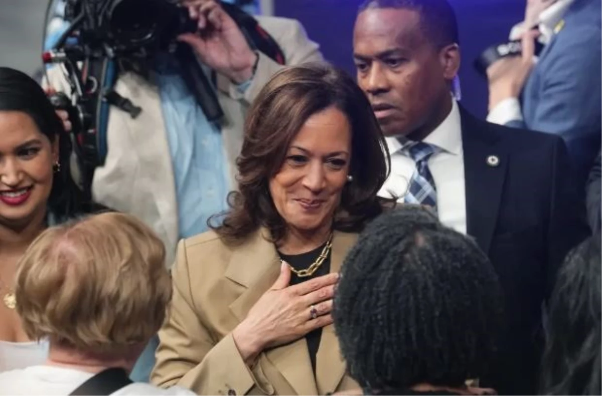 Kamala Harris'in seçim ekibi, medya kuruluşlarına haber vermeden haber başlıklarını Harris'in lehine düzenledi