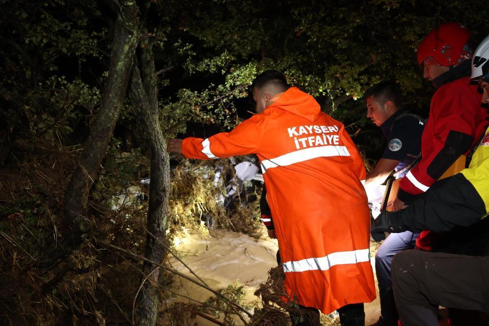 Kayseri'de sel felaketi! Bir kişi kayıp