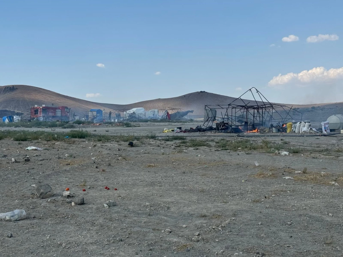 Konya'da tarım işçileri önce kavga etti, sonra çadırları ateşe verdi