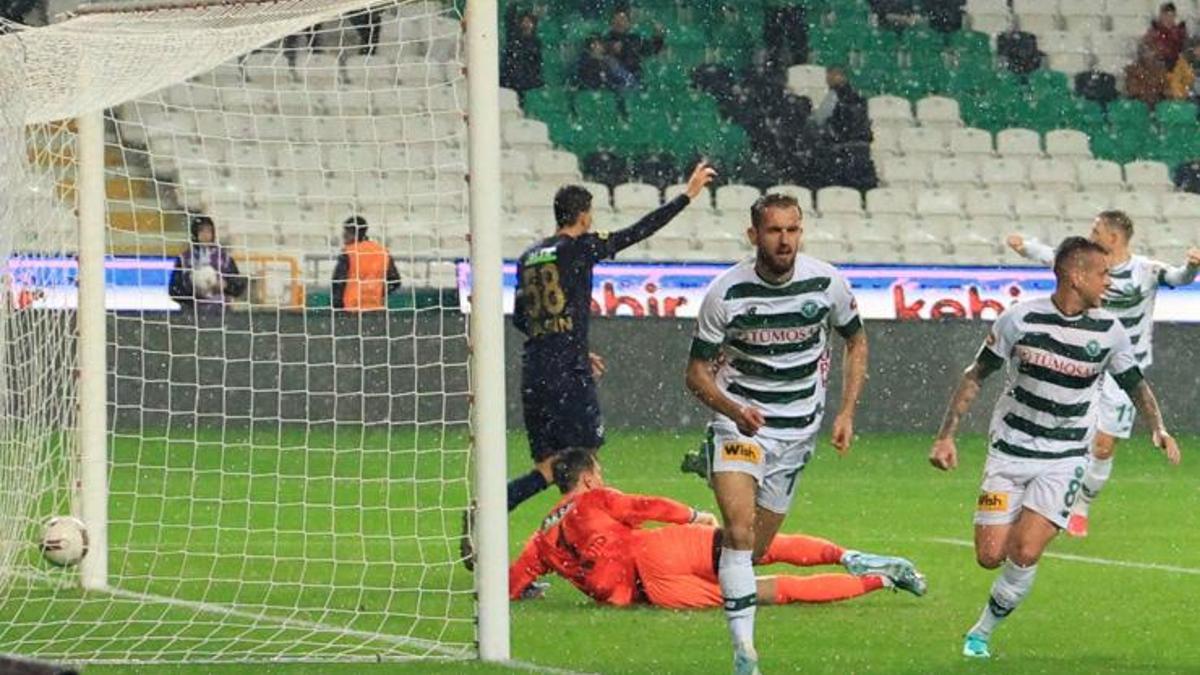 Konyaspor'da Sokol Cikalleshi ile yollar ayrıldı