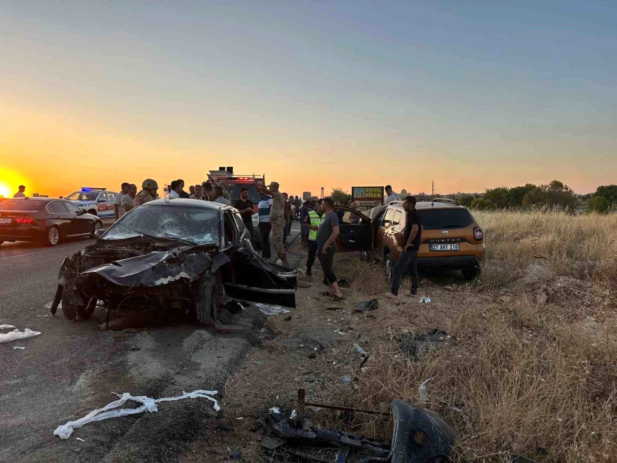 Mardin'de iki otomobilin çarpıştığı kazada 4 kişi yaralandı