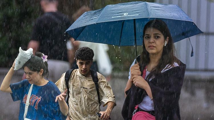 Meteoroloji hava durumu tahmin raporunu güncelledi... Yağışlı günler geliyor: İşte sağanak beklenen iller