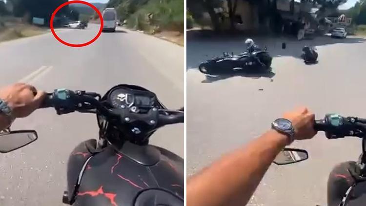 Motosiklet ile otomobil çarpıştı! Kaza anı kask kamerasında