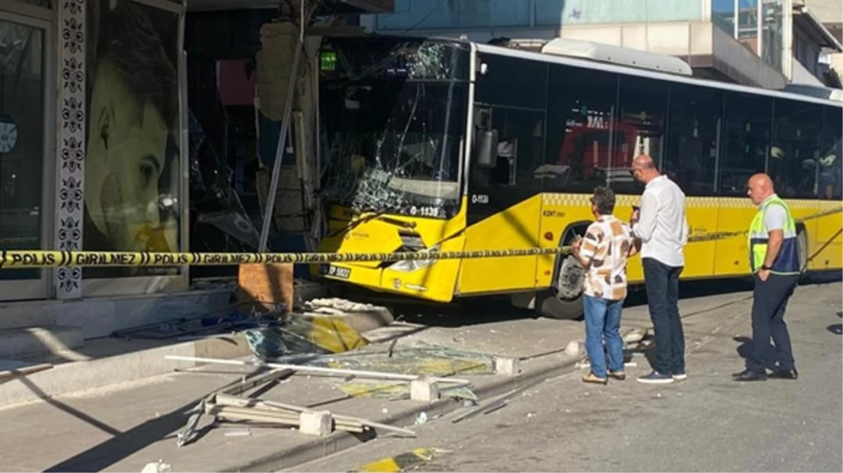 Pendik'te İETT otobüsü kuaför dükkanına daldı