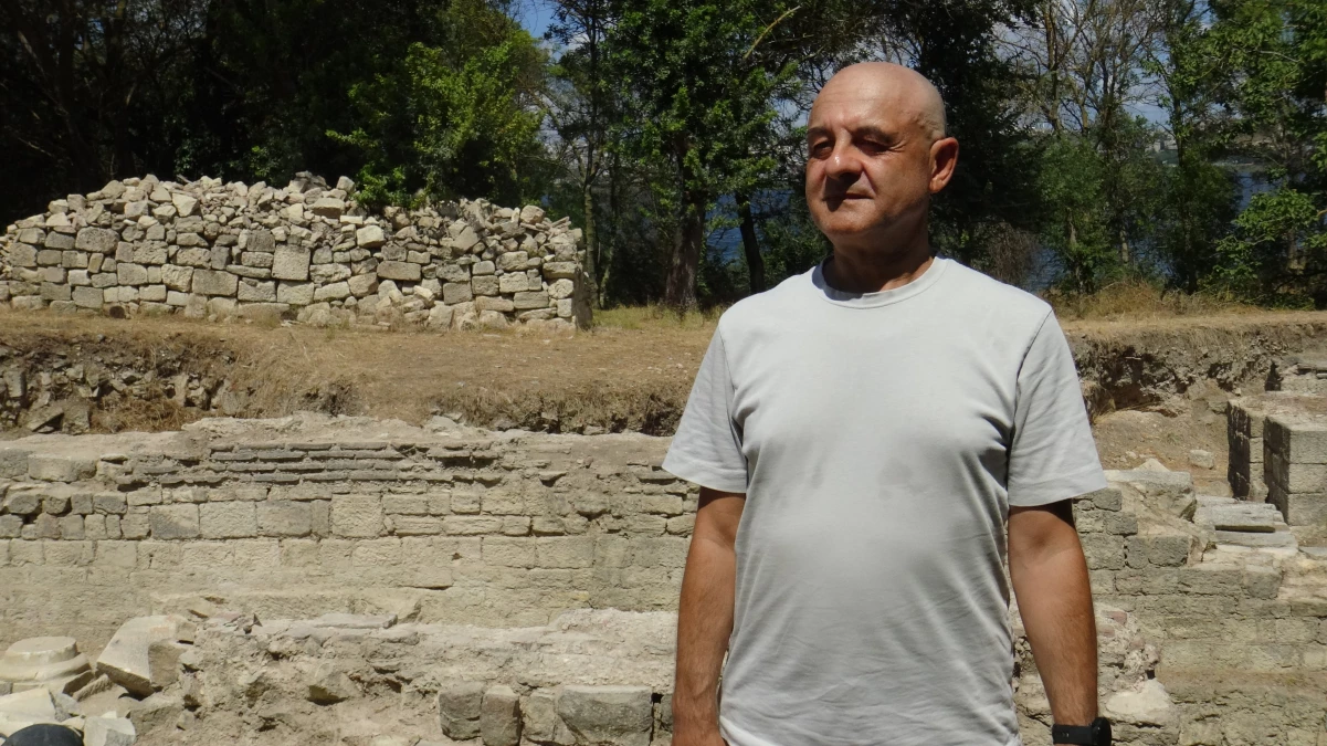 Polonya Büyükelçisi Bathonea Antik Liman Kenti'ni Ziyaret Etti