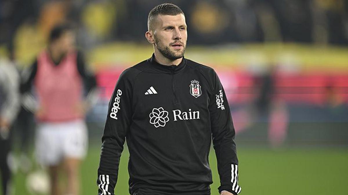 Sözleşmesi feshedilen Rebic'ten olay açıklama!