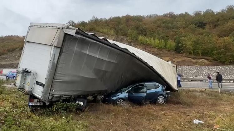 Samsun-Ankara kara yolunda zincirleme kaza! 3 can kaybı, 6 yaralı