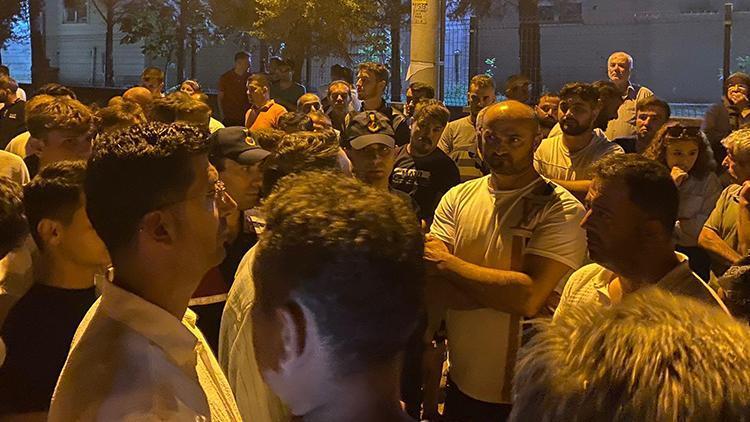 Taciz iddiası mahalleyi ayağa kaldırdı: İlçeden uzaklaştırıldılar