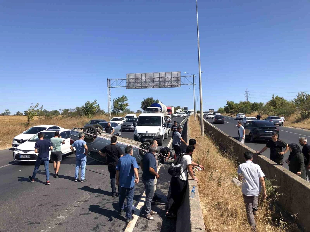 Tekirdağ'da Lastiği Patlayan Otomobil Takla Attı: 1 Yaralı