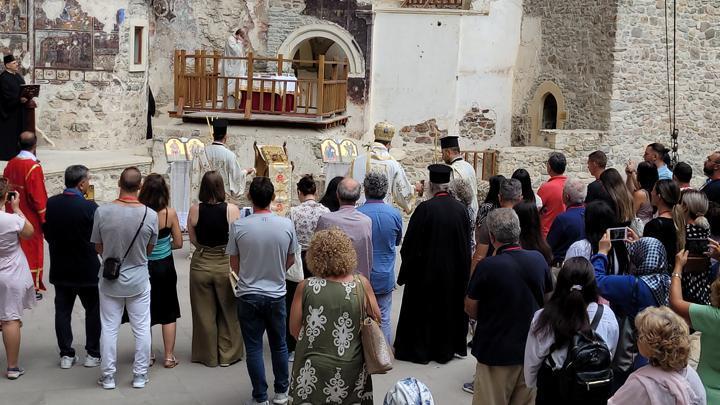 Trabzon'da Sümela Manastırı'nda 11'inci ayin: 'Ülkemizde ve dünyada daimi barışın tesisi için dua etmekteyiz'