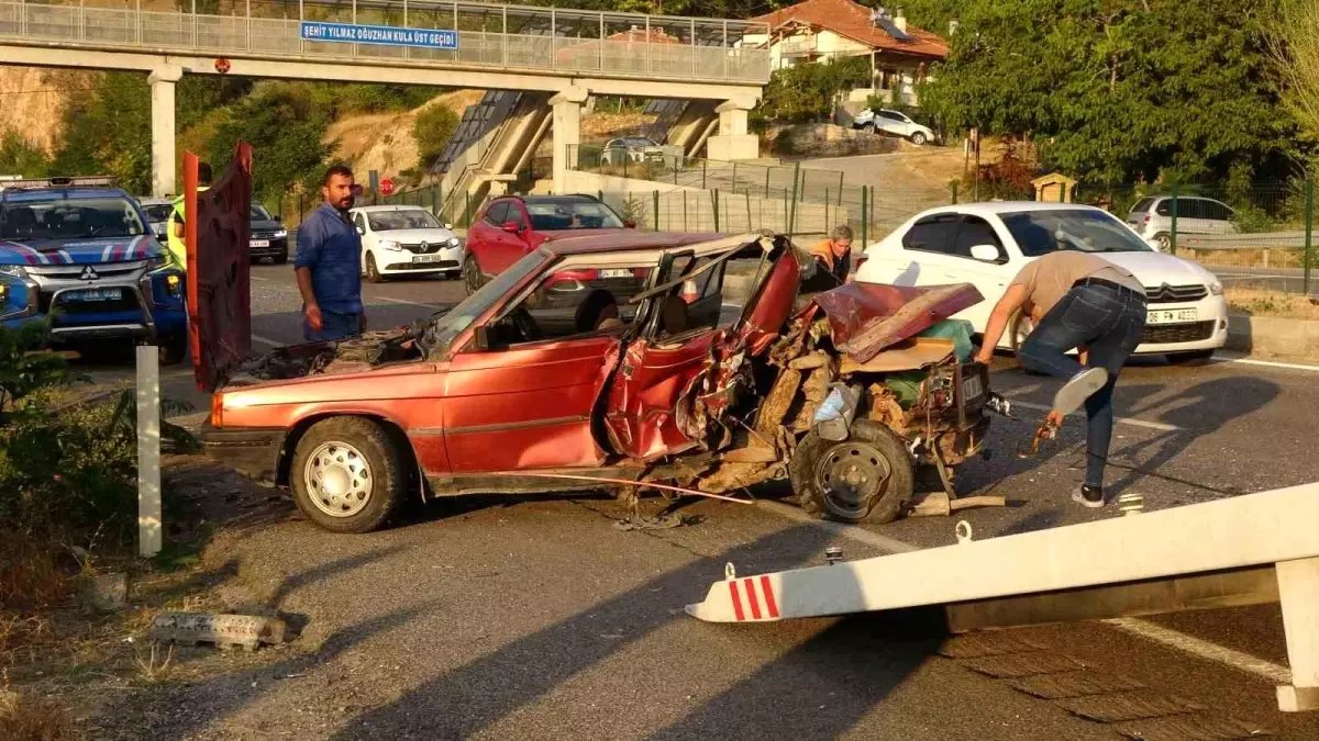 Yozgat'ta Otomobil Kazası: 2 Kişi Yaralandı