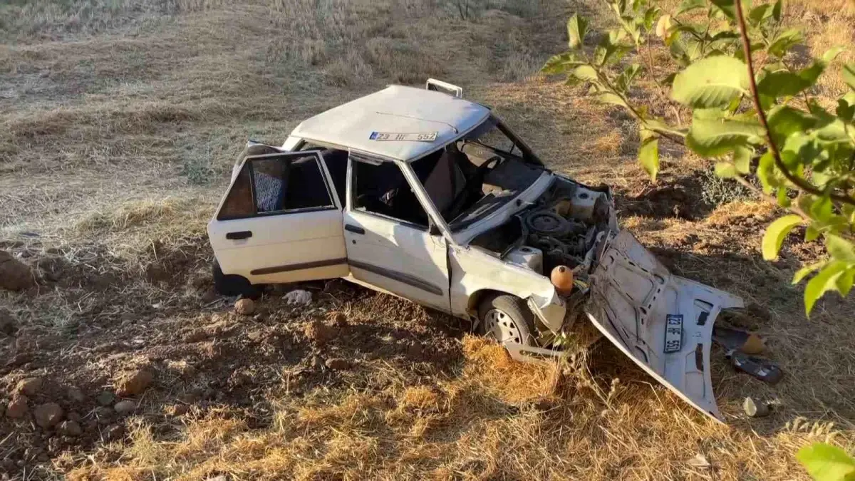 Adıyaman'da şarampole yuvarlanan otomobildeki 5 kişi yaralandı