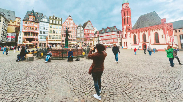 Aslına uygun Frankfurt | Yeni Şafak Kitap Eki Haberleri