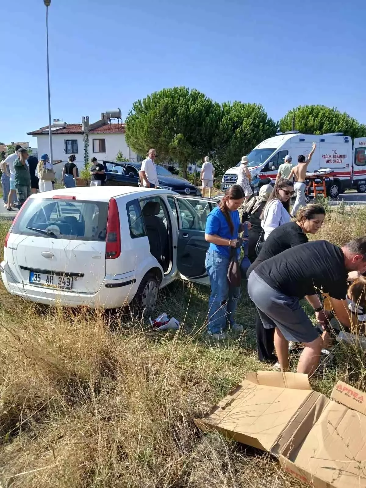 Ayvalık'ta iki otomobilin karıştığı kaza: İki kişi yaralandı