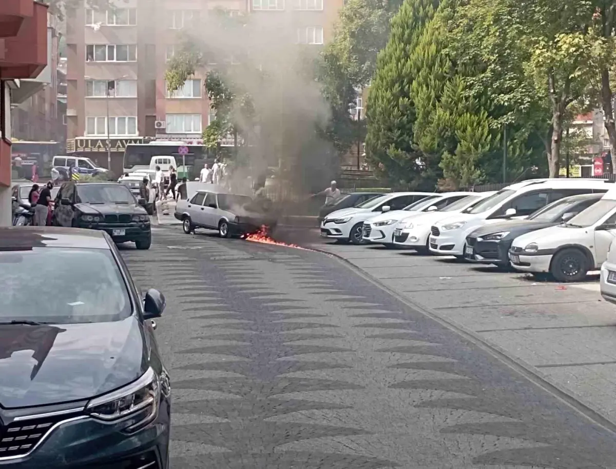 Bursa'da Fiat Tofaş Marka Otomobil Alevlere Teslim Oldu