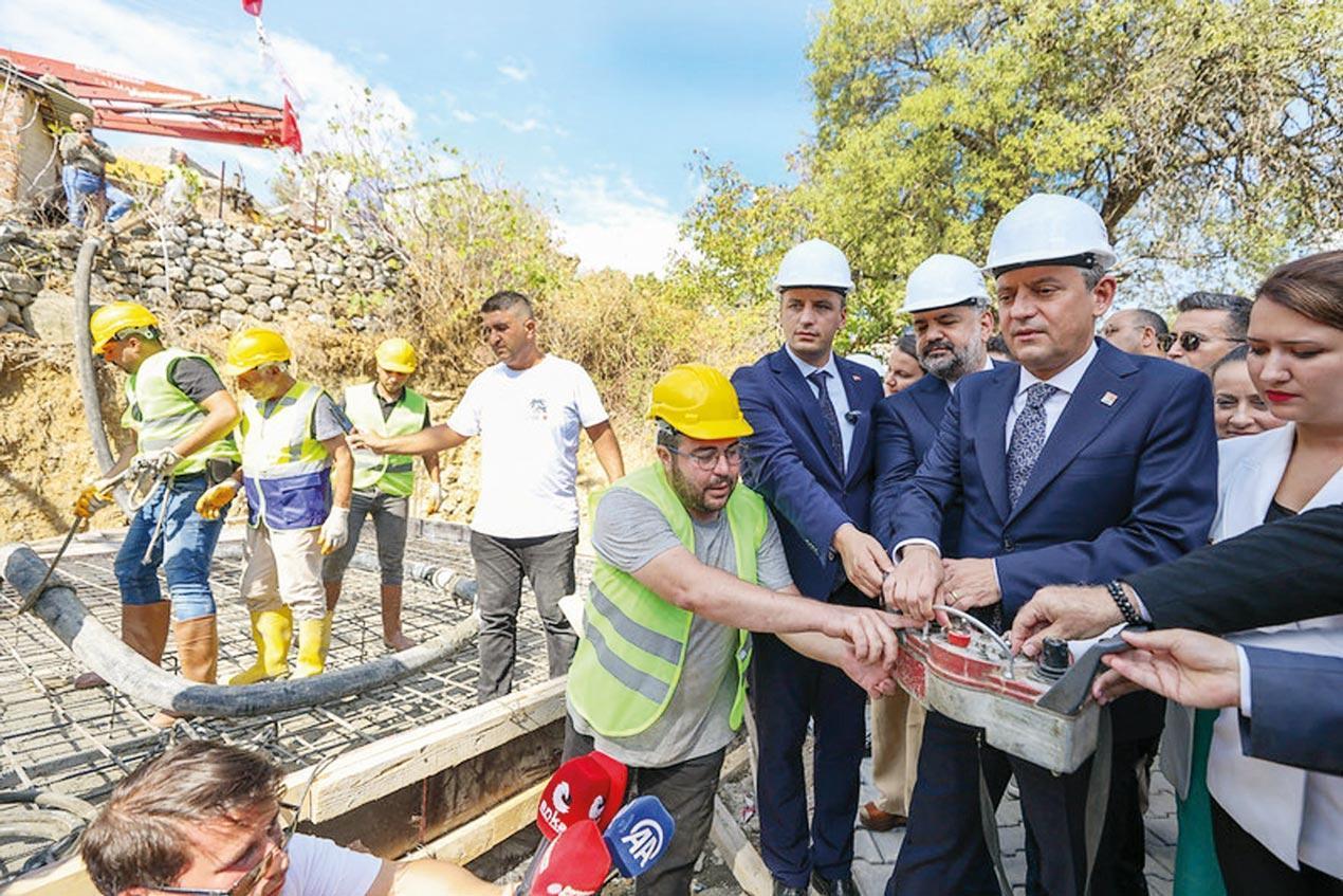 CHP Lideri Özgür Özel İzmir’de cami temeli attı