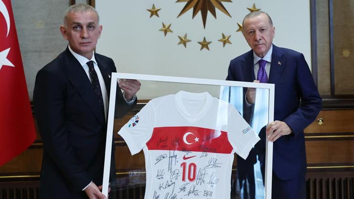 Cumhurbaşkanı Erdoğan, TFF Başkanı Hacıosmanoğlu ve Yönetim Kurulunu kabul etti