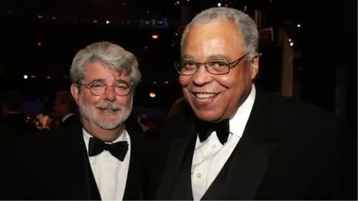 Darth Vader'ın Seslendiren Aktör James Earl Jones Hayatını Kaybetti