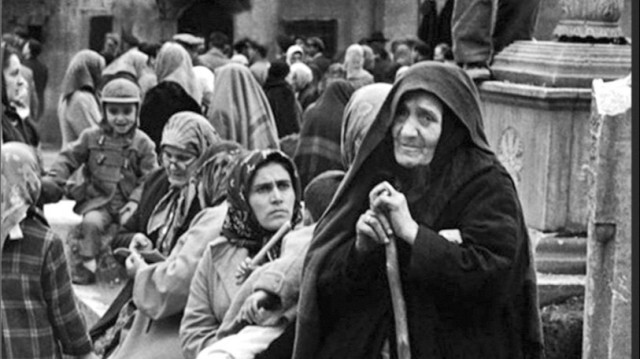 “Ellerini bağlama, gece aynaya bakma…” | Yeni Şafak Kitap Eki Haberleri