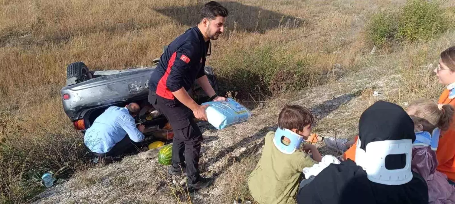 Erzincan-Refahiye Karayolunda Trafik Kazası: 6 Kişi Yaralandı