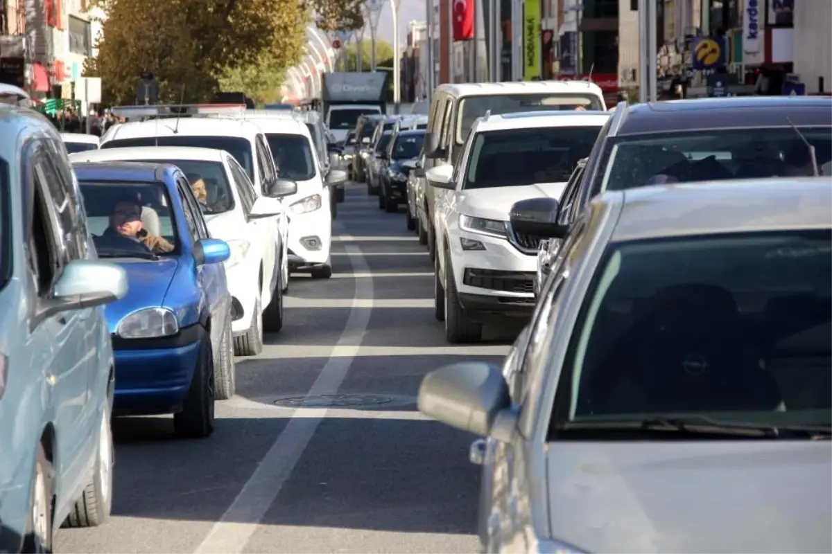 Erzincan'da Trafiğe Kayıtlı Araç Sayısı 75 Bin 184 Oldu